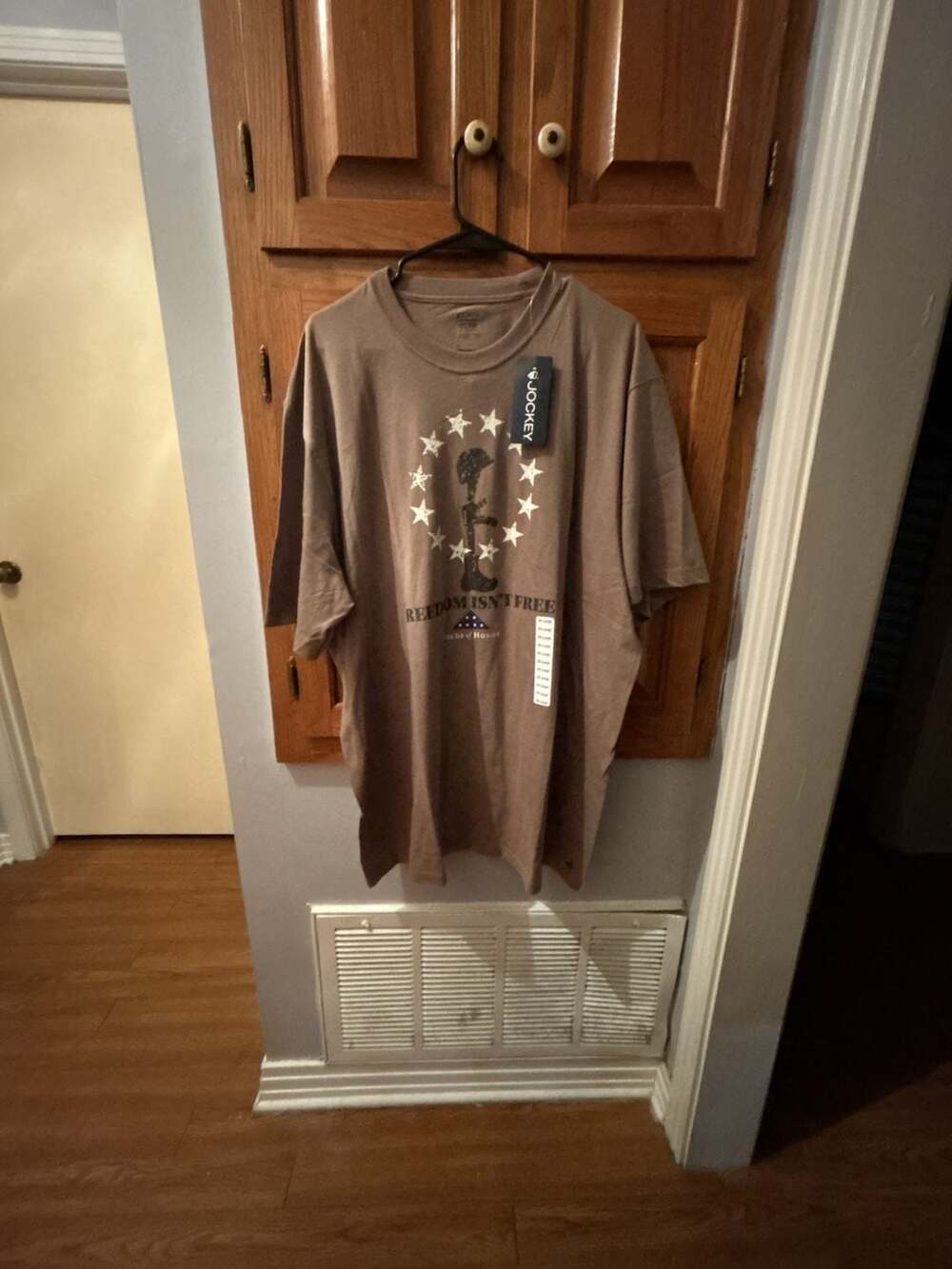 Jockey Men's Folds of Honor Freedom Isn't Free Graphic T-Shirt Brown 2XL NWT